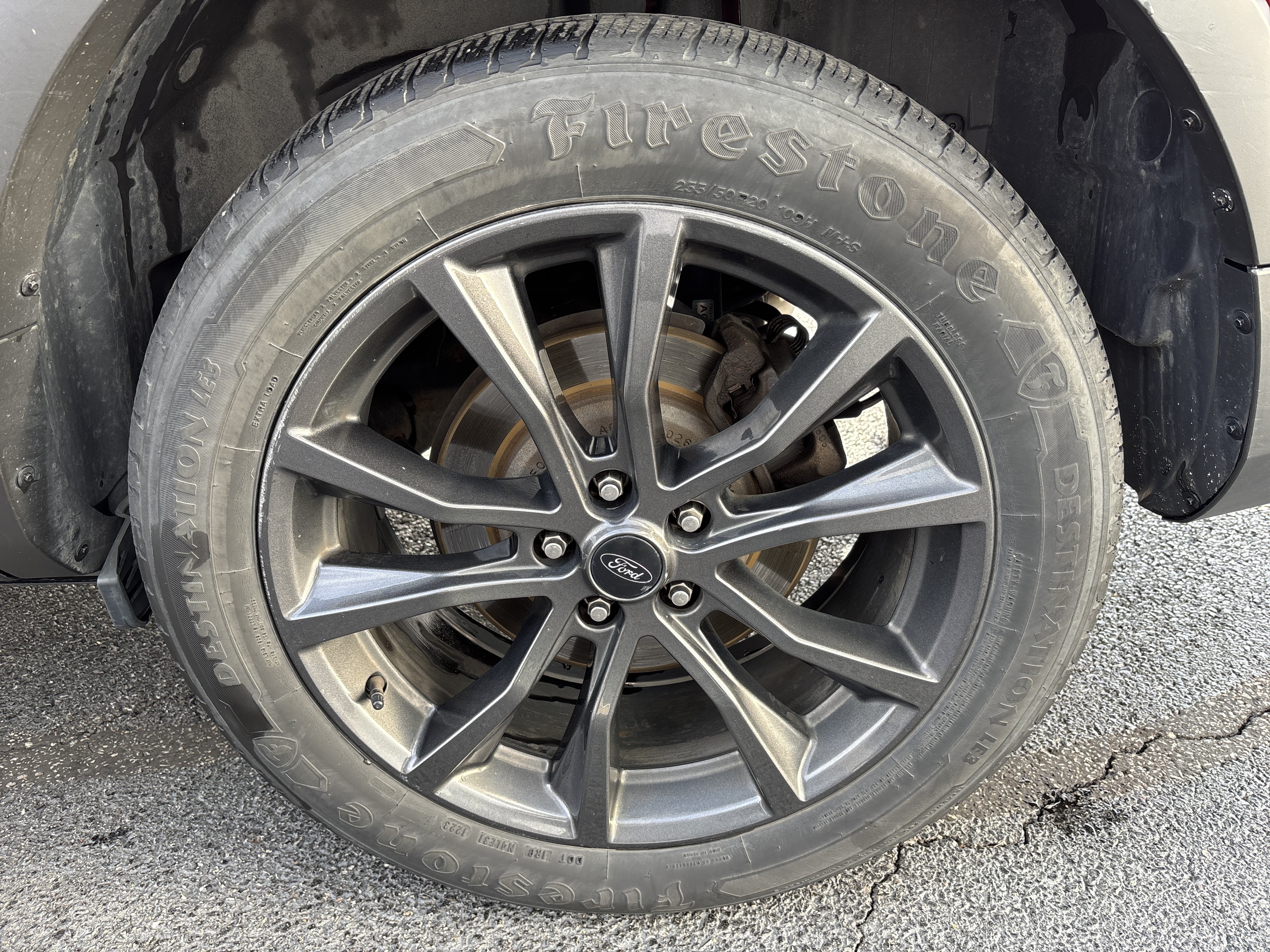 Used 2018 Ford Explorer XLT w/ Equipment Group 202A AWD/4WD image 11