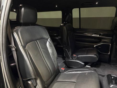 Used 2022 Jeep Wagoneer Series III w/ Rear Seat Video Group 1 image 68