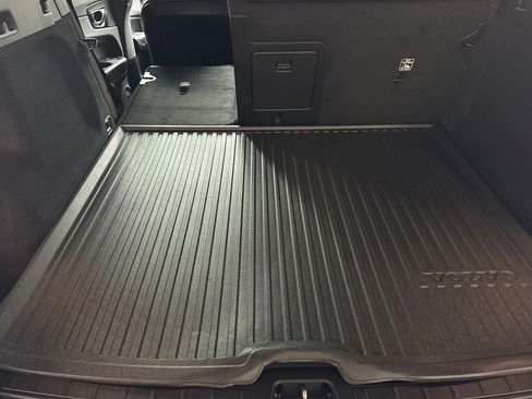 Used 2024 Volvo XC60 B5 Core image 18