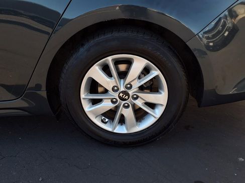 Used 2016 Kia Optima LX image 4