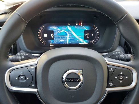 Certified 2025 Volvo XC60 B5 Core AWD/4WD image 21
