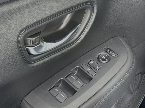 Certified 2023 Honda HR-V LX image 17