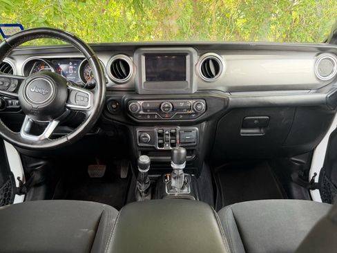 Used 2020 Jeep Wrangler Unlimited Sahara AWD/4WD image 10