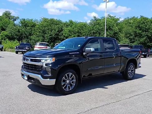 Used 2022 Chevrolet Silverado 1500 LT w/ Protection Package RWD image 4