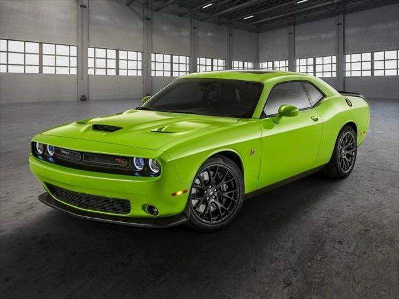 Certified 2022 Dodge Challenger SXT image 1