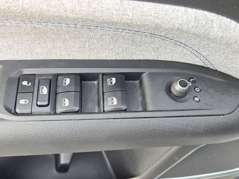 Used 2024 Jeep Compass Latitude AWD/4WD image 27