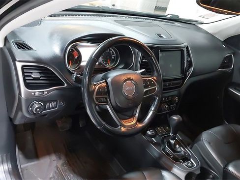 Used 2020 Jeep Cherokee Limited image 19