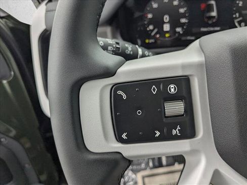 New 2026 Land Rover Defender 130 X-Dynamic SE image 10