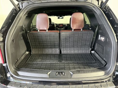 Used 2020 Ford Explorer Platinum AWD/4WD image 32