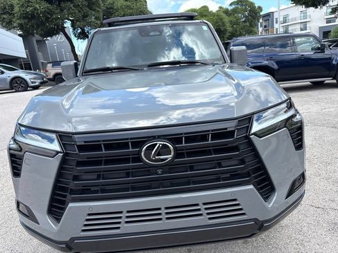 Used 2024 Lexus GX 550 w/ Cold Area Package AWD/4WD image 8