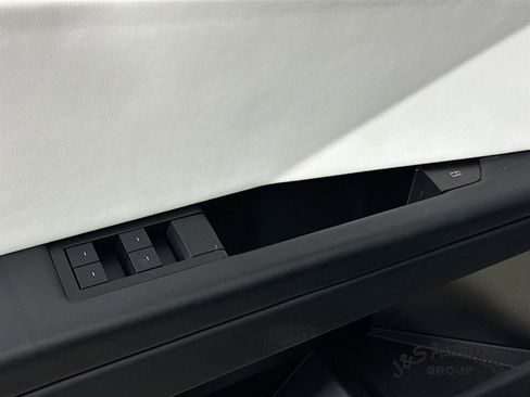 Used 2024 Tesla Cybertruck AWD Crew Cab image 24