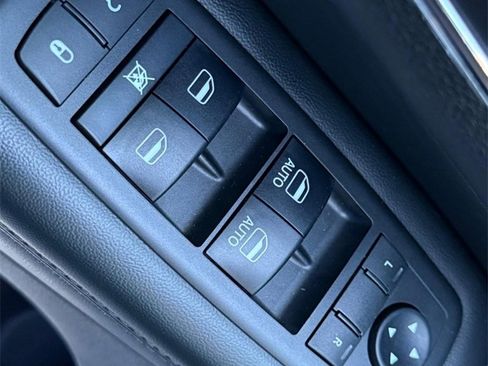 Used 2018 Jeep Grand Cherokee Limited image 22