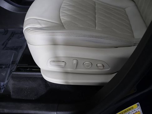 Used 2023 Buick Enclave Avenir AWD/4WD image 38