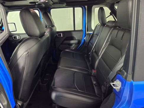 Used 2022 Jeep Wrangler Unlimited Sahara image 22