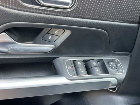 Used 2023 Mercedes-Benz GLB 250 4MATIC image 29