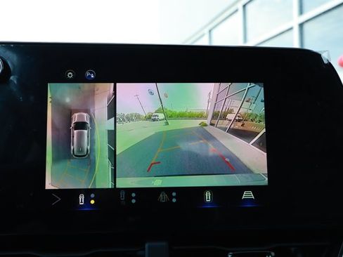 Used 2025 Chevrolet Equinox RS w/ Safety and Technology Package FWD image 17