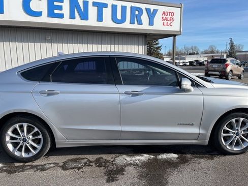 Used 2019 Ford Fusion SEL image 13
