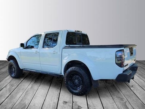 Used 2016 Nissan Frontier PRO-4X AWD/4WD image 3
