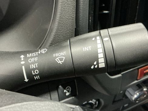 Used 2025 Nissan Frontier PRO-4X image 34