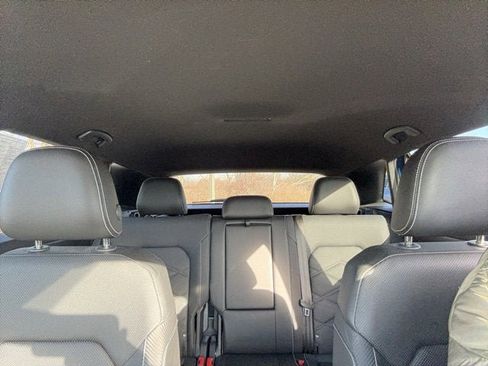 Certified 2025 Volkswagen Atlas Cross Sport SE image 26