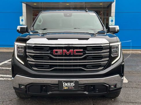 Used 2023 GMC Sierra 1500 SLT AWD/4WD image 2