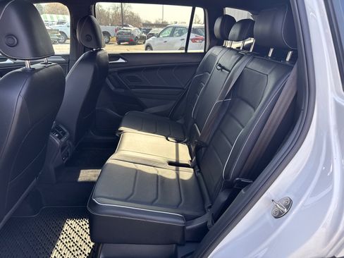 Used 2023 Volkswagen Tiguan SEL R-Line image 6