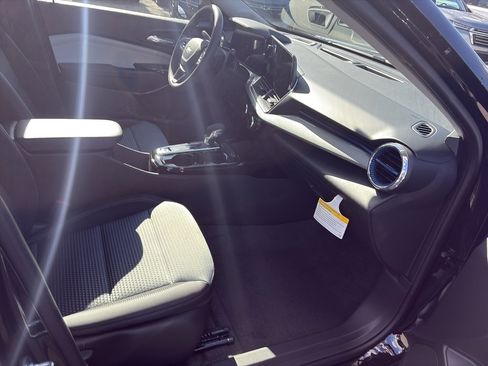 New 2026 Chevrolet Trax LT image 4