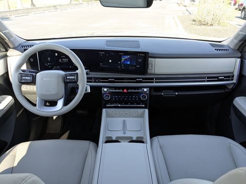 Used 2024 Hyundai Santa Fe Limited image 17