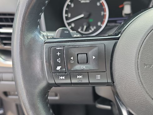Used 2022 Nissan Rogue SV w/ SV Premium Package FWD image 31