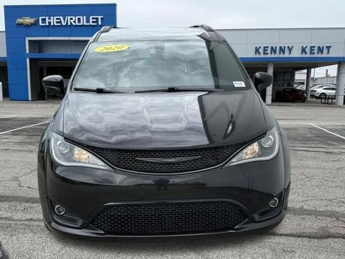 Used 2020 Chrysler Pacifica Touring-L w/ S Appearance Package FWD image 5