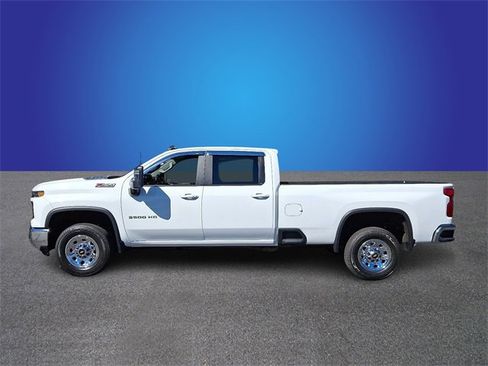 Used 2024 Chevrolet Silverado 3500 LT w/ Convenience Package image 7