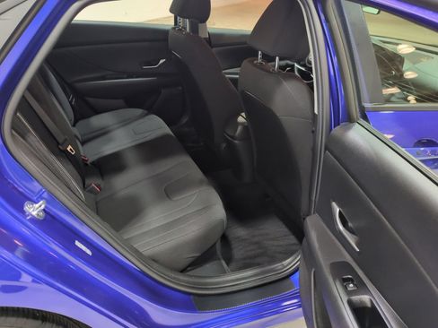Certified 2023 Hyundai Elantra Blue FWD image 11