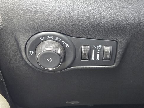 Used 2022 Jeep Compass Limited AWD/4WD image 25