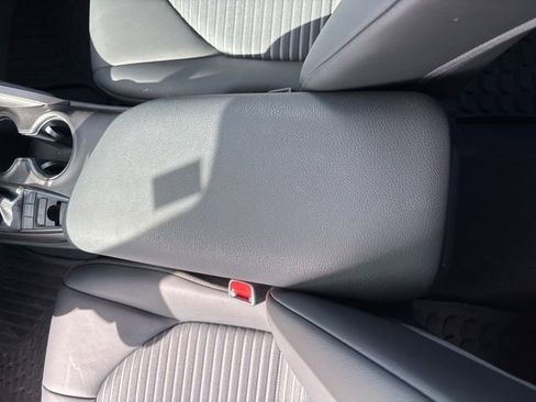 Used 2024 Toyota Camry SE image 20