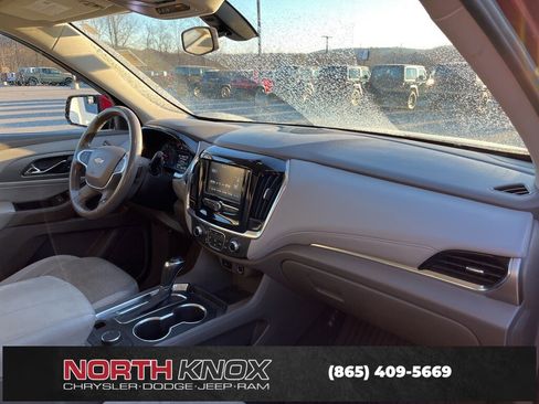 Used 2019 Chevrolet Traverse LT image 11
