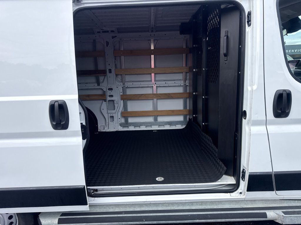 Used 2025 RAM ProMaster 2500 w/ U-Haul Equipment Group FWD image 28