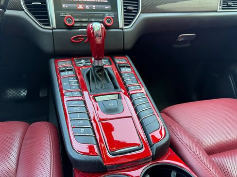 Used 2017 Porsche Macan GTS AWD/4WD image 18