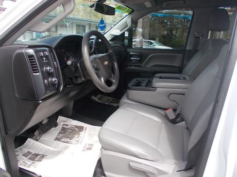 Used 2019 Chevrolet Silverado 2500 W/T image 5