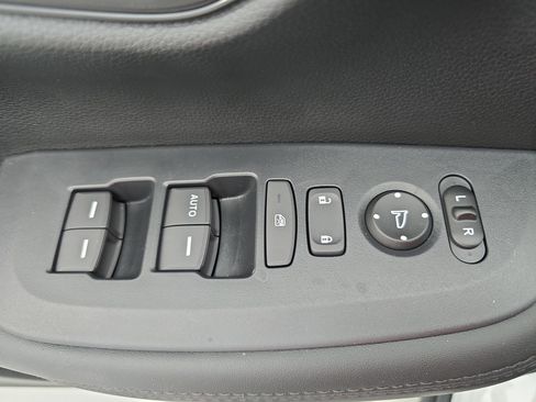 New 2026 Honda HR-V LX image 27