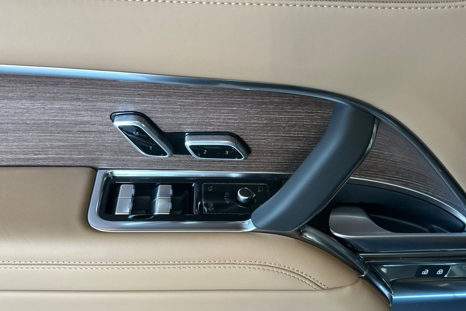 New 2026 Land Rover Range Rover SE AWD/4WD image 14