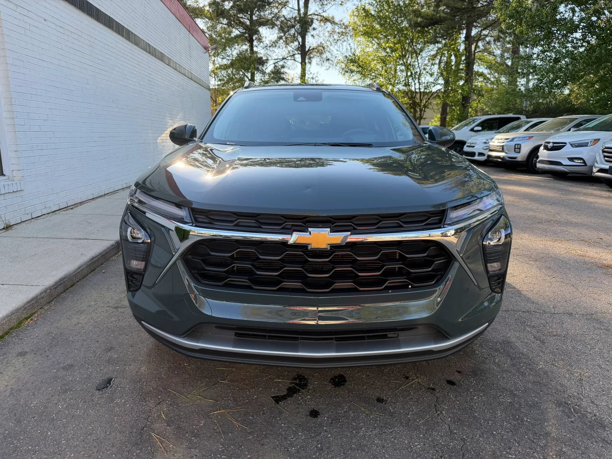 Used 2025 Chevrolet Trax LT w/ Driver Confidence Package FWD image 3