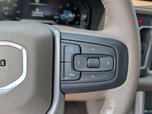 Used 2023 GMC Yukon XL Denali AWD/4WD image 28