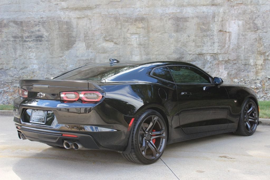 Used 2019 Chevrolet Camaro SS RWD image 5