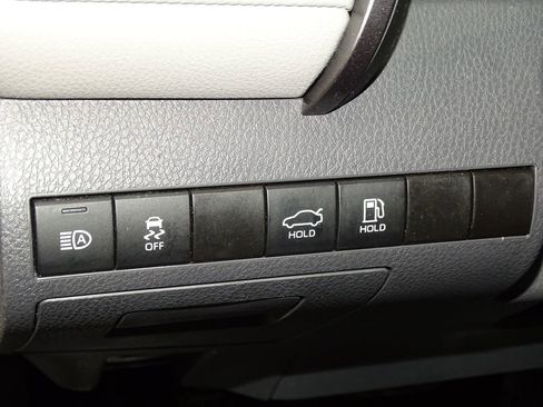 Used 2023 Toyota Camry LE image 17