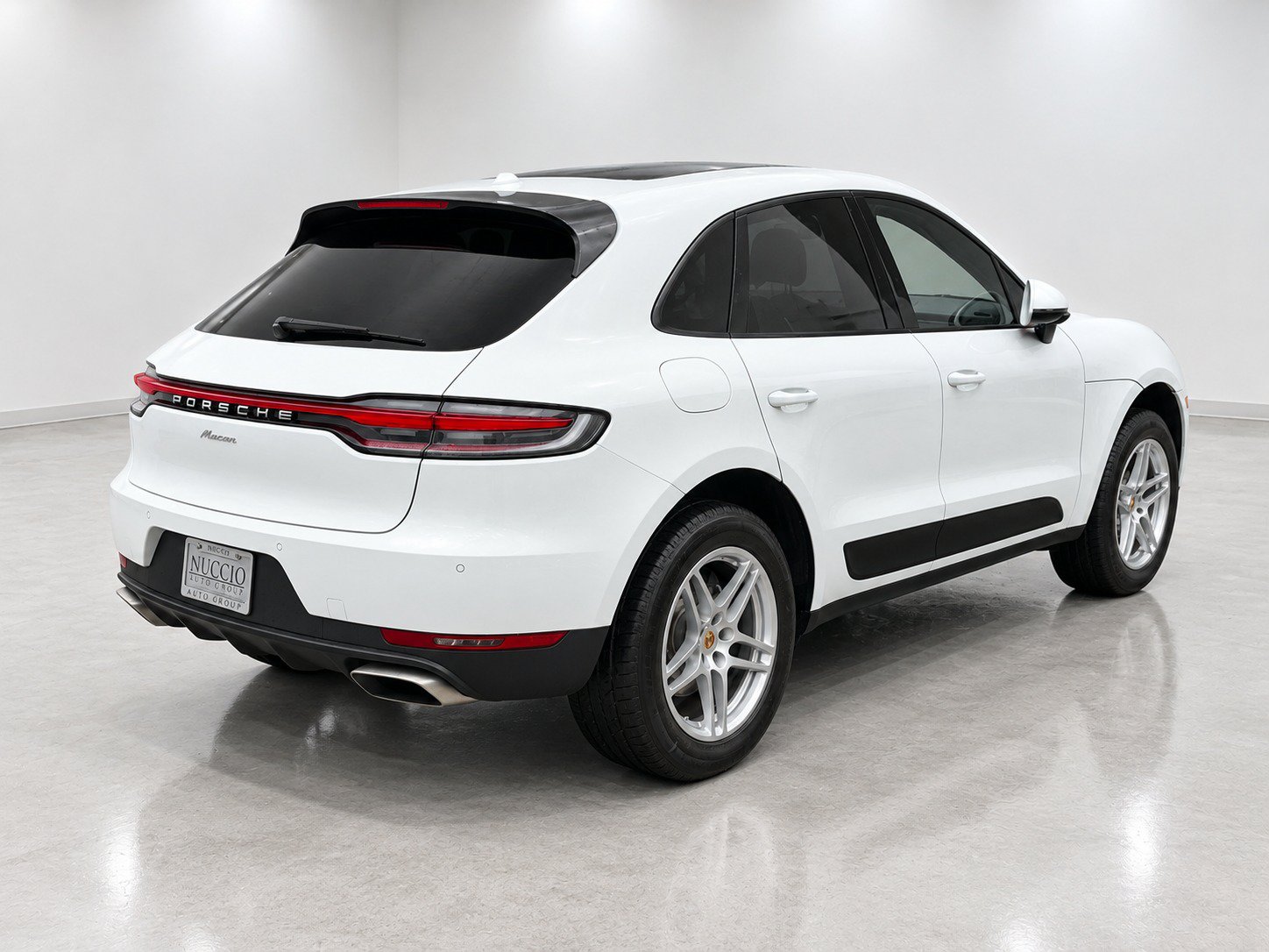 Used 2021 Porsche Macan AWD/4WD image 6