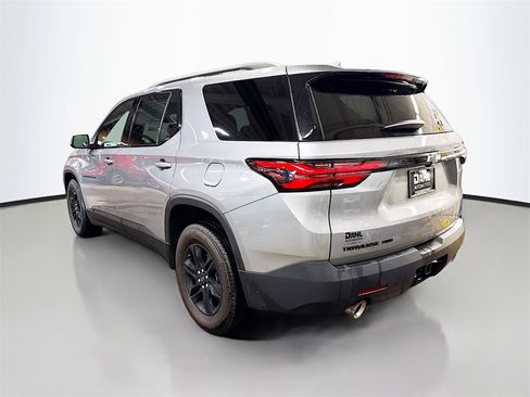 Used 2023 Chevrolet Traverse LT w/ Midnight/Sport Edition image 8
