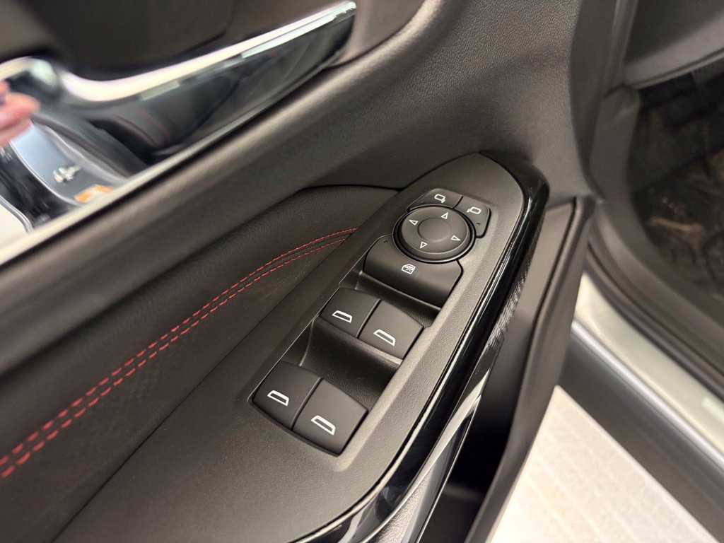 New 2026 Chevrolet Trax RS w/ Sunroof Package FWD image 30