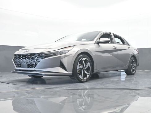 Used 2023 Hyundai Elantra SEL w/ Convenience Package image 56