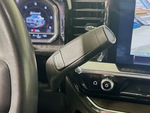 Used 2024 GMC Sierra 1500 SLT image 19