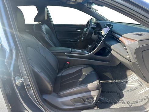 Used 2020 Toyota Avalon XLE w/ All Weather Liner Package FWD image 15